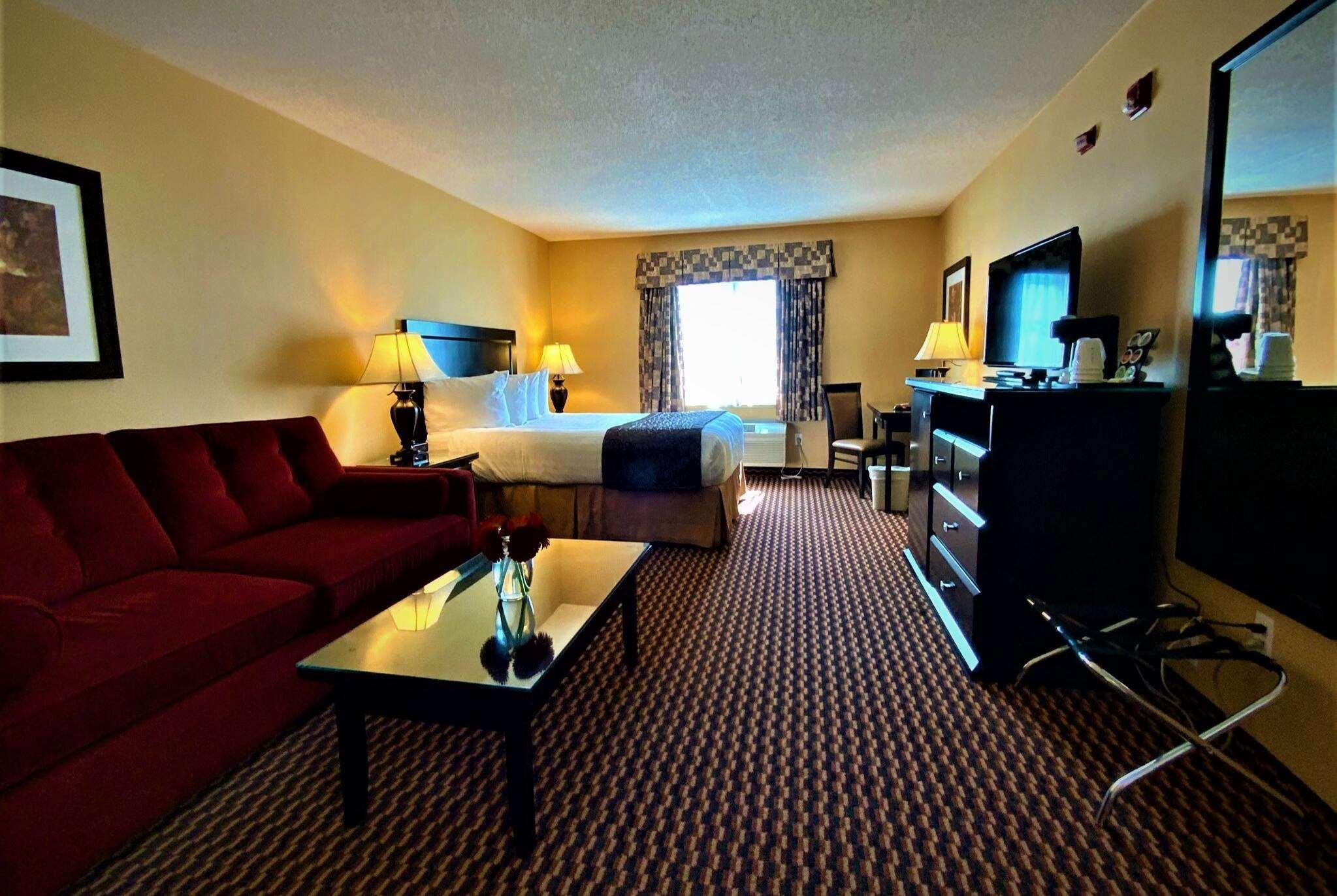 Ramada By Wyndham Surrey/Langley Hotel Buitenkant foto