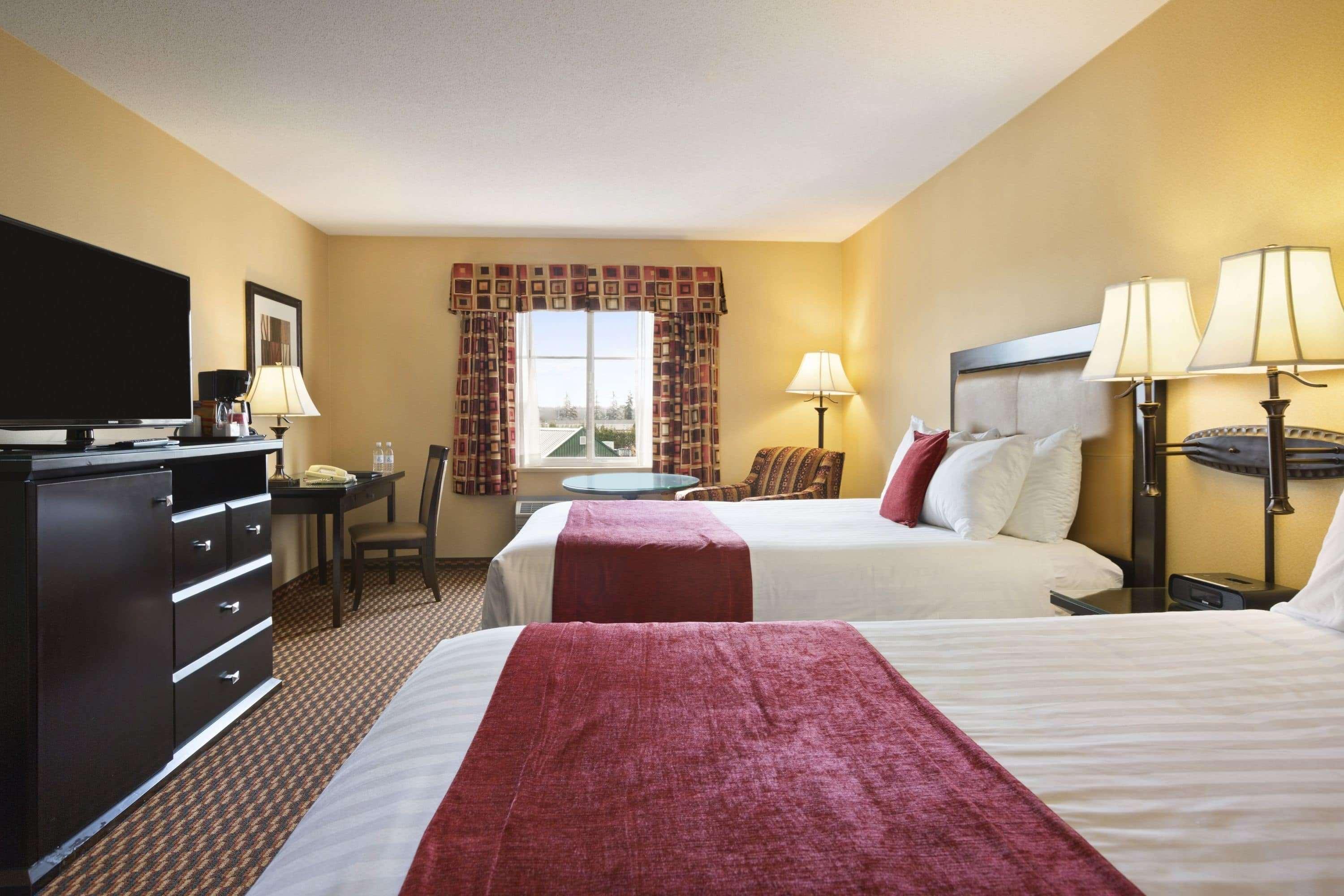 Ramada By Wyndham Surrey/Langley Hotel Buitenkant foto